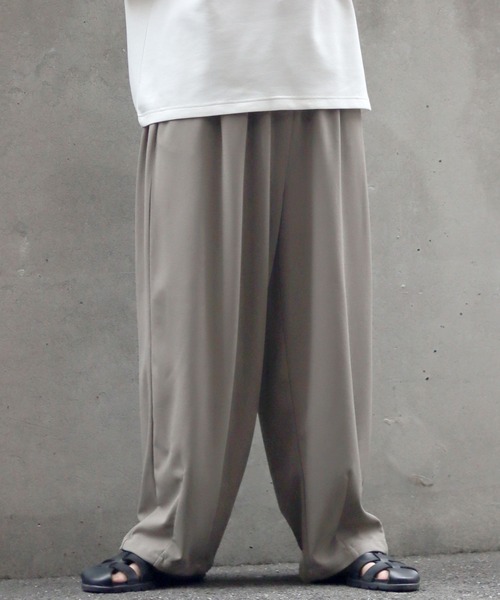 SITRY(シトリー)の「amundsen 2 tuck wide pants/梨地織り 2タック ワイドパンツ セットアップ対応可(スラックス・メンズ・グレー/ベージュ/ブラック/チャコールグレー/グリーン・L/M/LL)」の15枚目の写真