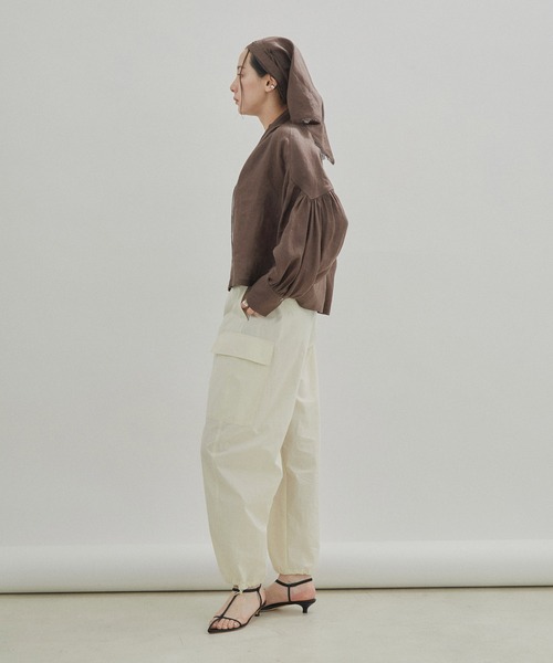 SALON adam et rope'（サロン アダム エ ロペ）の「【洗える】ノルマンディリネンマルチウェイカーチフ/麻（ストール/ショール・レディース・ホワイト/ダークブラウン/ピンク/グレー系その他・FREE）」の13枚目の写真