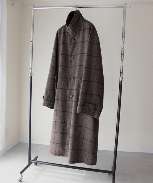 INTER FACTORY（インターファクトリー）の「ファッションインフルエンサー DAISUKE - ワイドアームチェックバルマカーンコート（ステンカラーコート・メンズ・ブラウン・SMALL/MEDIUM/LARGE）」の8枚目の写真