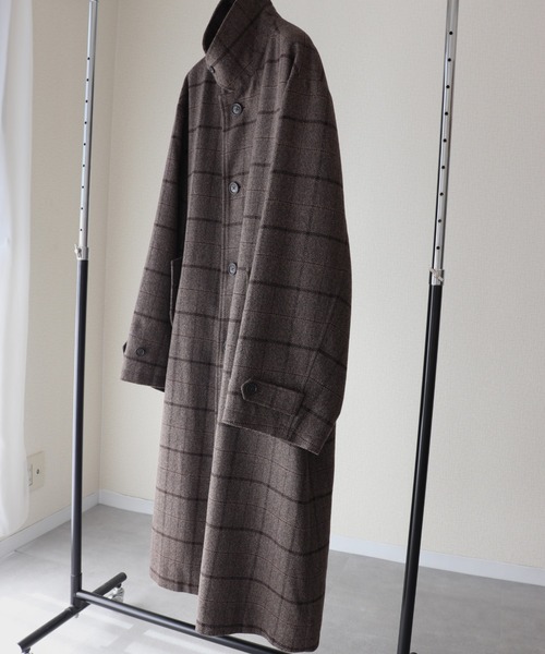 INTER FACTORY（インターファクトリー）の「ファッションインフルエンサー DAISUKE - ワイドアームチェックバルマカーンコート（ステンカラーコート・メンズ・ブラウン・SMALL/MEDIUM/LARGE）」の9枚目の写真