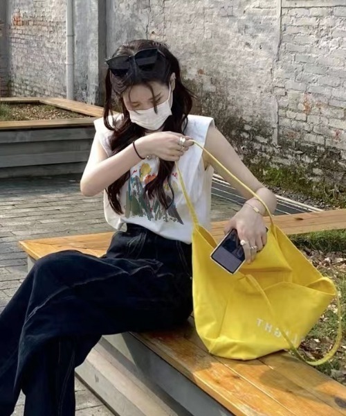 DIAVEL（ディアベル）の「綿100%　フラワープリントノースリーブＴシャツ（Tシャツ/カットソー・レディース・ホワイト・M）」の3枚目の写真