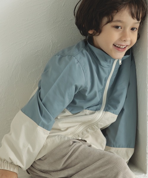 pairmanon（ペアマノン）の「バイカラー ナイロン ジャケット（ナイロンジャケット・キッズ・ライトベージュ/ラベンダー/ブルー/パープル/ベージュ/カーキ/テラコッタ/グレー/ピンク/グリーン系その他/ピンク系その他4/ブルー系その他2/グレー系その他/ライトピンク/ブラウン系その他5/イエロー/マスタード/ミント/グリーン系その他2/オレンジ系その他/ライトグリーン/ブルー系その他/オレンジ・140/100/150/120/130/110/90）」の13枚目の写真