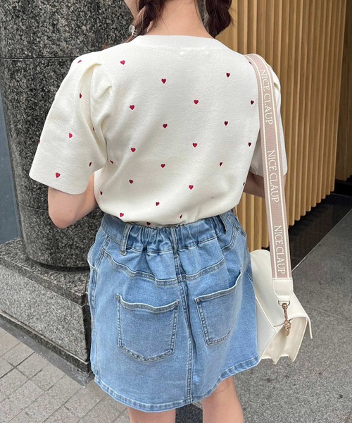 one after another NICE CLAUP（ワンアフターアナザーナイスクラップ）の「ハート刺繍パフスリーブニット（ニット/セーター・レディース・ブラック/アイボリー/ベージュ・FREE）」の6枚目の写真