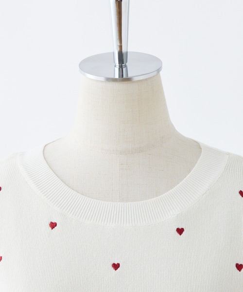 one after another NICE CLAUP（ワンアフターアナザーナイスクラップ）の「ハート刺繍パフスリーブニット（ニット/セーター・レディース・ブラック/アイボリー/ベージュ・FREE）」の18枚目の写真