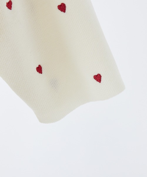 one after another NICE CLAUP（ワンアフターアナザーナイスクラップ）の「ハート刺繍パフスリーブニット（ニット/セーター・レディース・ブラック/アイボリー/ベージュ・FREE）」の20枚目の写真