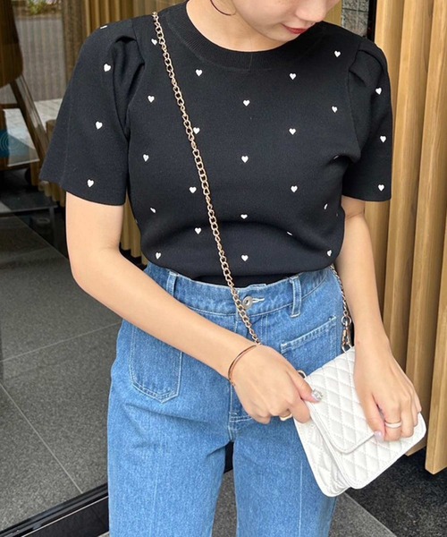 one after another NICE CLAUP（ワンアフターアナザーナイスクラップ）の「ハート刺繍パフスリーブニット（ニット/セーター・レディース・ブラック/アイボリー/ベージュ・FREE）」の9枚目の写真