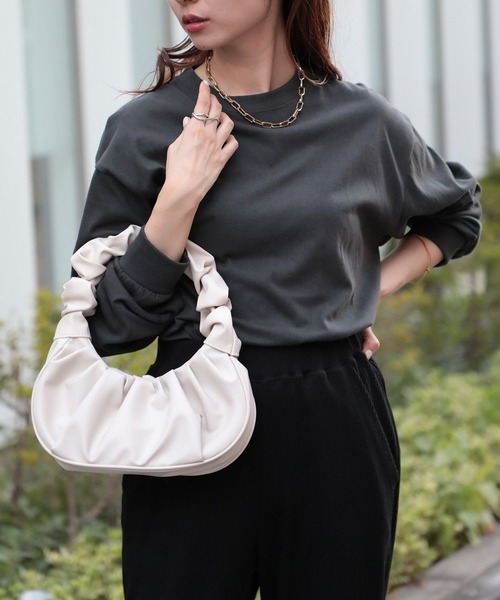 United Athle(ユナイテッドアスレ)の「なめらかな肌触りが癖になる!【United Athle】6.2オンス プレミアム ロングスリーブ Tシャツ ロンT 5913(Tシャツ/カットソー・レディース・ホワイト/スミクロ/ネイビー/アッシュ/ブラック/セージグリーン/スモークピンク・XXL/S/M/L/XL)」の17枚目の写真