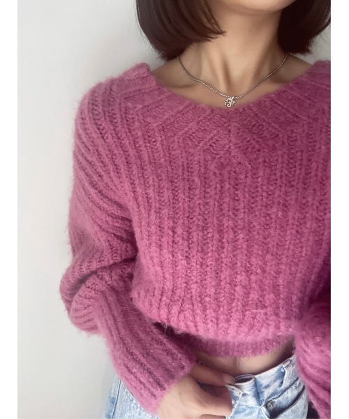 SNIDEL（スナイデル）の「ルーズオフショルクロップドプルオーバー（ニット/セーター・レディース・ライトピンク/ローズ/ライトグレー/ホワイト・FREE）」の4枚目の写真