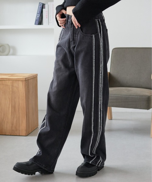 ECRIRE(エクリール)の「サイドライン ストレートデニムパンツ(デニムパンツ・レディース・ブラック・M)」の8枚目の写真