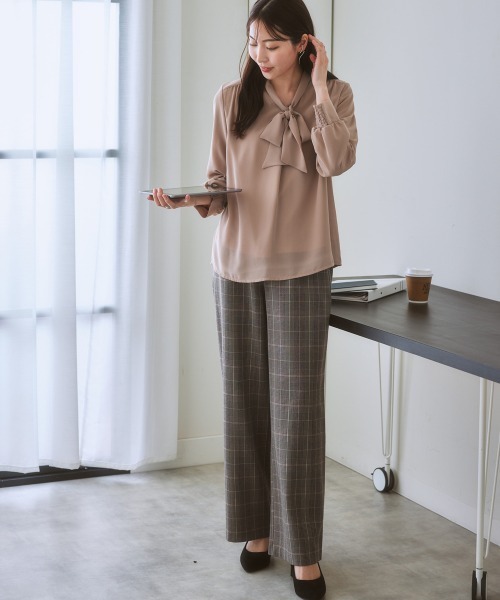 7days Life Styling（セブンデイズライフスタイリング）の「【あったか裏地付】リボンタイブラウス（シャツ/ブラウス・レディース・グレー/ライトベージュ/オフホワイト/ネイビー/パープル系・L/M/S/3L/LL）」の17枚目の写真