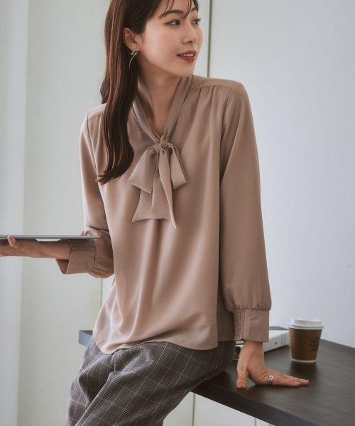 7days Life Styling（セブンデイズライフスタイリング）の「【あったか裏地付】リボンタイブラウス（シャツ/ブラウス・レディース・グレー/ライトベージュ/オフホワイト/ネイビー/パープル系・L/M/S/3L/LL）」の18枚目の写真