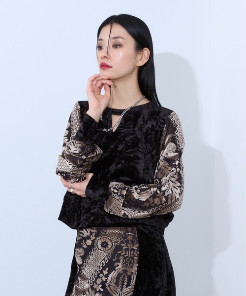 Ellno de Mavie(エルノデメヴィ)の「クラッシュベロアキリカエトップス/SET UP対応(Tシャツ/カットソー・レディース・ブラック/ボルドー・FREE)」の22枚目の写真