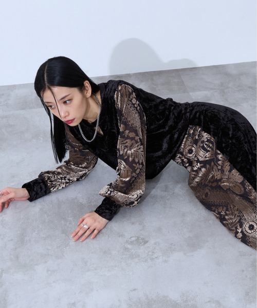 Ellno de Mavie(エルノデメヴィ)の「クラッシュベロアキリカエトップス/SET UP対応(Tシャツ/カットソー・レディース・ブラック/ボルドー・FREE)」の18枚目の写真