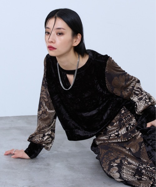 Ellno de Mavie(エルノデメヴィ)の「クラッシュベロアキリカエトップス/SET UP対応(Tシャツ/カットソー・レディース・ブラック/ボルドー・FREE)」の19枚目の写真