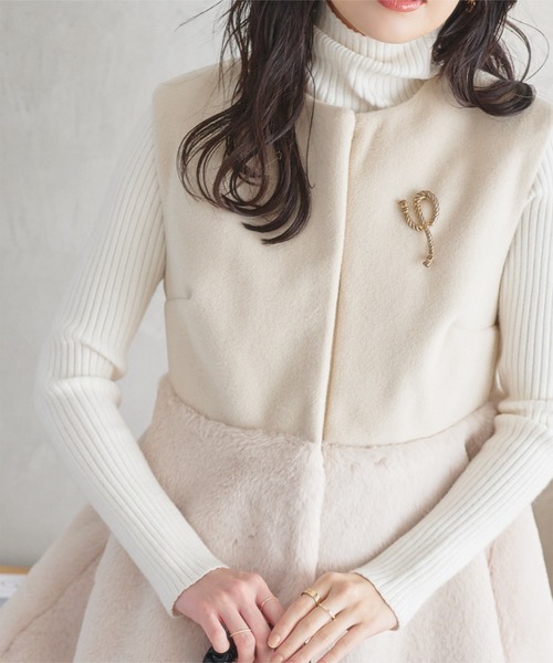 KOBE LETTUCE（コウベレタス）の「フェイクウール×ファーペプラムベスト（ベスト・レディース・ホワイト系/グレー/ブラック/ネイビー/ブラウン・M）」の11枚目の写真