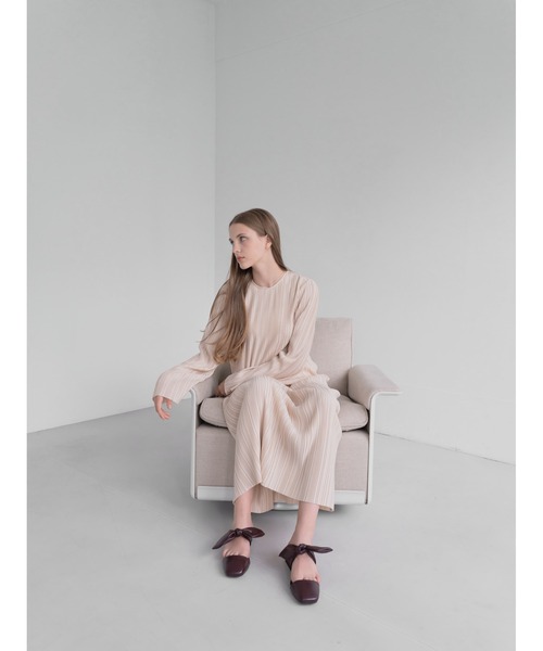 Cla STEllaR(クラステラ)の「プリーツ ロング ドレス 長袖 ワンピース(ワンピース・レディース・ブラック/ライトベージュ/ブラウン・S/M)」の14枚目の写真