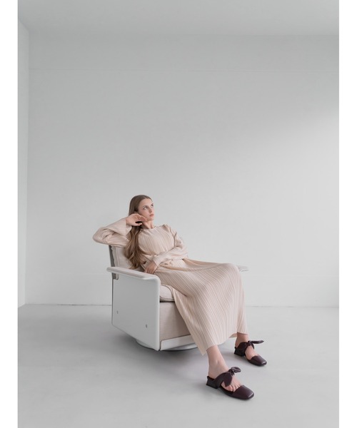 Cla STEllaR(クラステラ)の「プリーツ ロング ドレス 長袖 ワンピース(ワンピース・レディース・ブラック/ライトベージュ/ブラウン・S/M)」の17枚目の写真