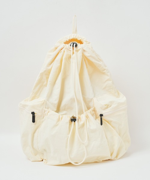 WEGO(ウィゴー)の「WEGO/ドロストデザインリュック(バックパック/リュック・レディース・ブラック/アイボリー/ライトグレー・FREE)」の4枚目の写真