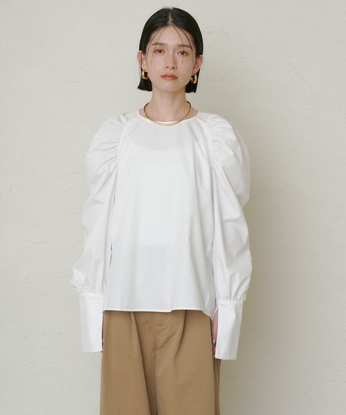 ラウンジドレス　袖フリル　ボリュームショルダーブラウス　黒　フリル LOUNGEDRESS（ラウンジドレス）の「ボリュームショルダー