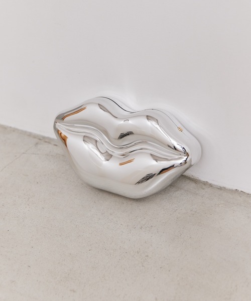 manana suerte(マニャーナスエルテ)の「LIPモチーフショルダーBAG(ショルダーバッグ・レディース・シルバー/ブラック/レッド・FREE)」の12枚目の写真