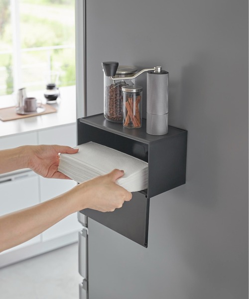 tower（タワー）の「tower(タワー) マグネットトレー付きペーパータオルディスペンサー（キッチン収納・レディース・ホワイト/ブラック・ONE SIZE）」の12枚目の写真