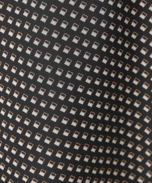 DRESKIP（ドレスキップ）の「◆【無理せずキレイ/イージーケア】上品なシアー感 アソート幾何柄 ハイネックブラウス（シャツ/ブラウス・レディース・ライトグリーン/アイボリー/ブラック系/ホワイト系3・02/03/04）」の16枚目の写真