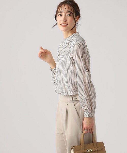 DRESKIP（ドレスキップ）の「◆【無理せずキレイ/イージーケア】上品なシアー感 アソート幾何柄 ハイネックブラウス（シャツ/ブラウス・レディース・ライトグリーン/アイボリー/ブラック系/ホワイト系3・02/03/04）」の18枚目の写真
