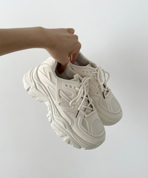 CLEA(クレア)の「厚底ダッドシューズ/スニーカー(スニーカー・レディース・ブラック/アイボリー・24.5cm/23.5cm)」の3枚目の写真