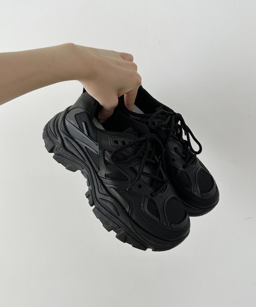 CLEA(クレア)の「厚底ダッドシューズ/スニーカー(スニーカー・レディース・ブラック/アイボリー・24.5cm/23.5cm)」の4枚目の写真