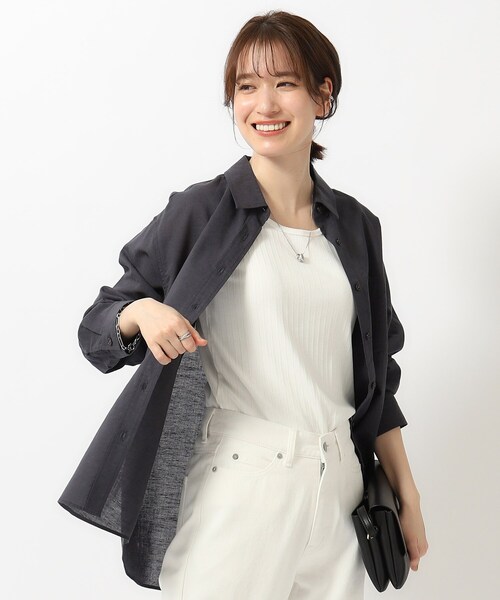 SHOO・LA・RUE（シューラルー）の「◆【UVカット/抗菌防臭/吸水速乾】ゆる さら ふわり フレンチリネンブレンド 前あきシャツ（シャツ/ブラウス・レディース・ホワイト/ライトイエロー系/パープル/ブルー系その他4/チャコールグレー/グリーン系その他4・02/03/04）」の3枚目の写真