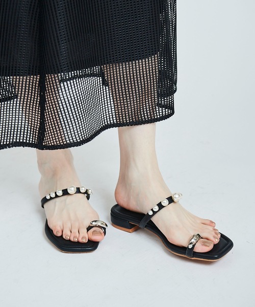 31 Sons de mode(トランテアン ソン ドゥ モード)の「パールトングサンダル(パンプス・レディース・ピンク/ブラック/クリーム・S/M/L)」の12枚目の写真