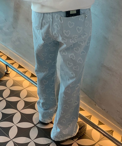 LAFFMO（ラフモ）の「ハート刺繍デニムパンツ（デニムパンツ・レディース・ライトブルー・S/M/L）」の11枚目の写真