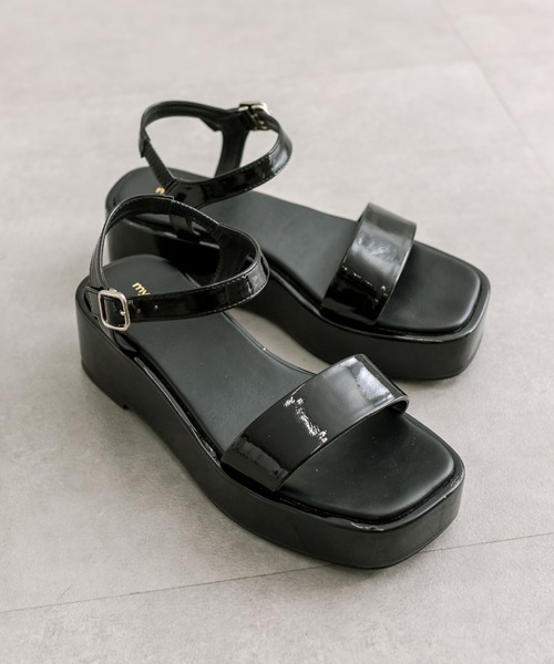 mystic（ミスティック）の「【3色展開】厚底ストラップサンダル（サンダル・レディース・シルバー/ブラック/アイボリー・36/38/37）」の2枚目の写真