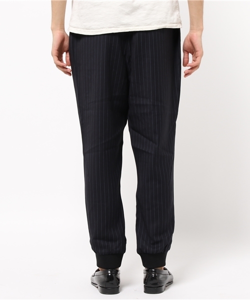 koe（コエ）の「ストライプ裾リブクロップドパンツ（その他パンツ・メンズ・グレー/ネイビー・SMALL/LARGE/MEDIUM/LL）」の4枚目の写真