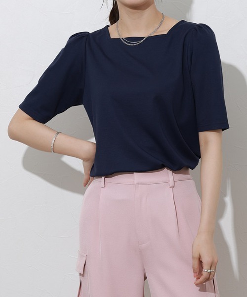 Pierrot(ピエロ)の「接触冷感スクエアネックパフスリーブTシャツ(Tシャツ/カットソー・レディース・ネイビー/オフホワイト/ライトブルー/ブラック・L/M)」の15枚目の写真