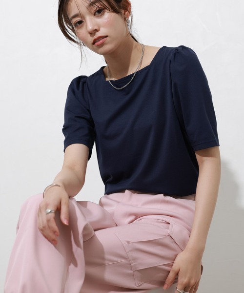 Pierrot(ピエロ)の「接触冷感スクエアネックパフスリーブTシャツ(Tシャツ/カットソー・レディース・ネイビー/オフホワイト/ライトブルー/ブラック・L/M)」の17枚目の写真