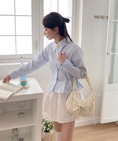 by muni:r(バイ ムニール)の「2wayミニローズネックレス(ネックレス・レディース・ブラック/アイボリー・ONE SIZE)」の4枚目の写真