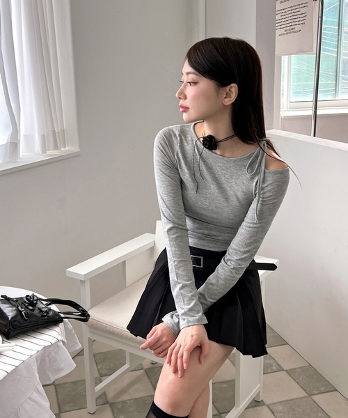 by muni:r(バイ ムニール)の「2wayミニローズネックレス(ネックレス・レディース・ブラック/アイボリー・ONE SIZE)」の16枚目の写真