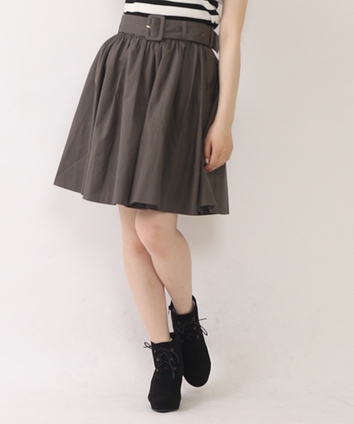 one after another NICE CLAUP(ワンアフターアナザーナイスクラップ)の「【ナイスクラップ】ベルト付ギャザースカート(スカート・レディース・カーキ/アイボリー/キャメル/ネイビー/チェック・FREE)」の2枚目の写真