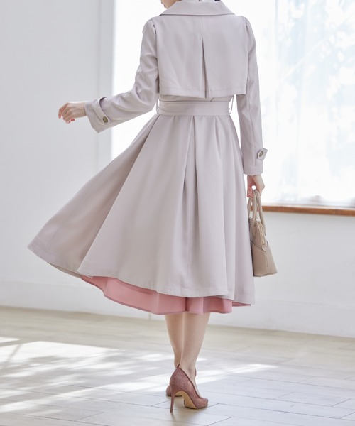 tocco closet(トッコ クローゼット)の「ウエストりぼん付きヨーク切り替えフレアトレンチコート(トレンチコート・レディース・サックスブルー/ネイビー/ベージュ・M)」の15枚目の写真