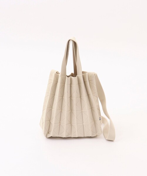 NOLLEY’S（ノーリーズ）の「【amicom/アミコム】ORIGAMI PLEATS M（ショルダーバッグ・レディース・ブラック/ラベンダー/ベージュ・FREE）」の4枚目の写真