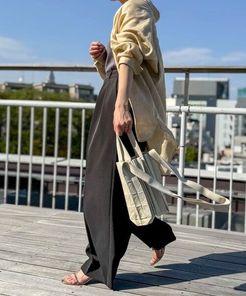 NOLLEY’S（ノーリーズ）の「【amicom/アミコム】ORIGAMI PLEATS M（ショルダーバッグ・レディース・ブラック/ラベンダー/ベージュ・FREE）」の20枚目の写真