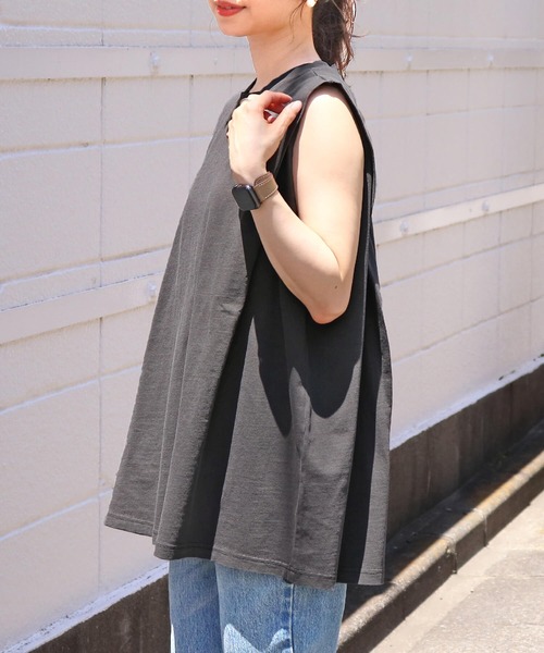 tiptop（ティップトップ）の「ピグメント加工タックノースリーブカットソー（タンクトップ・レディース・サックスブルー/ブラック系その他/アイボリー・FREE）」の14枚目の写真