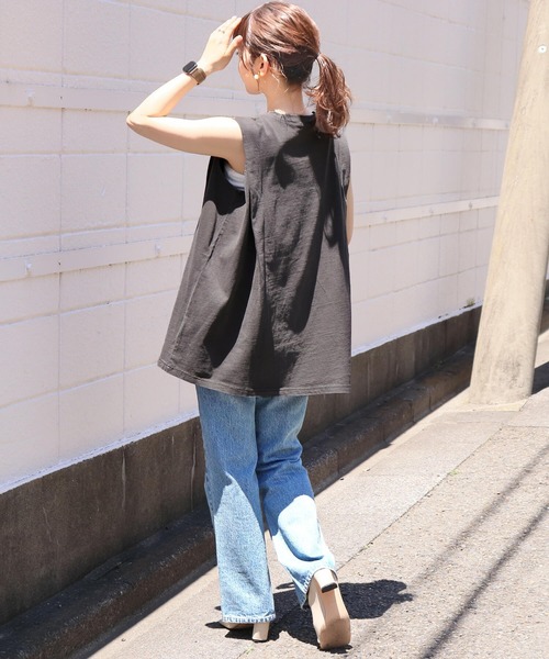 tiptop（ティップトップ）の「ピグメント加工タックノースリーブカットソー（タンクトップ・レディース・サックスブルー/ブラック系その他/アイボリー・FREE）」の5枚目の写真