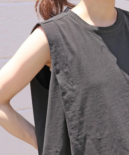 tiptop（ティップトップ）の「ピグメント加工タックノースリーブカットソー（タンクトップ・レディース・サックスブルー/ブラック系その他/アイボリー・FREE）」の8枚目の写真