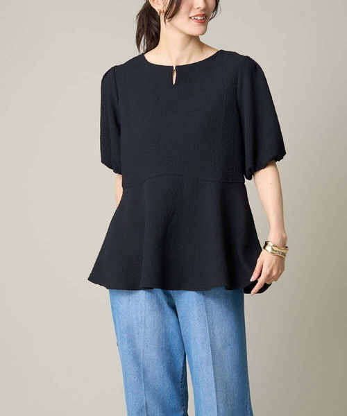 a.v.v(アーヴェヴェ)の「【イージーケア】ペプラムトップス(Tシャツ/カットソー・レディース・ブラック/グレー系その他/ホワイト・34/36/38/40/42)」の3枚目の写真