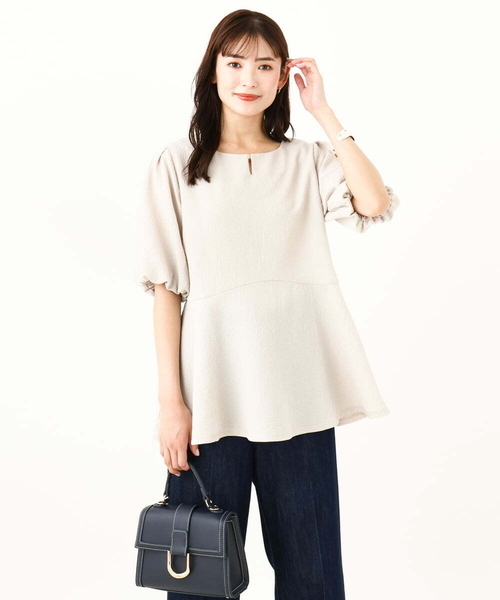 a.v.v(アーヴェヴェ)の「【イージーケア】ペプラムトップス(Tシャツ/カットソー・レディース・ブラック/グレー系その他/ホワイト・34/36/38/40/42)」の22枚目の写真