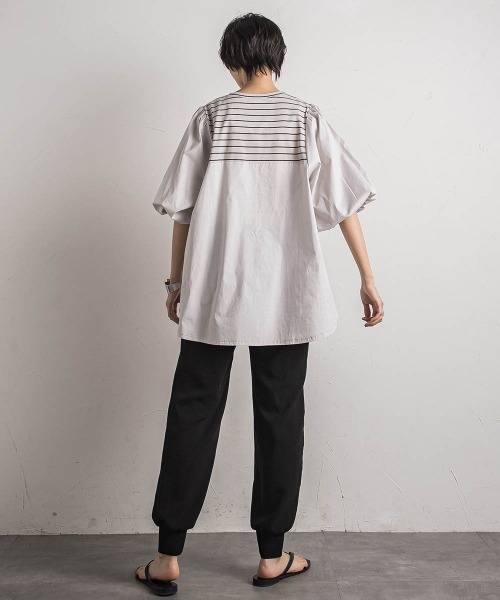 MAYSON GREY（メイソングレイ）の「セッショクレイカンボリュームスリーブドッキングPO≪洗濯機で洗える≫（Tシャツ/カットソー・レディース・ベージュ系その他/ブルー/ブラック/ホワイト・M）」の17枚目の写真