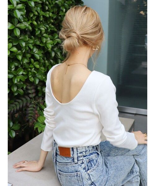 EVRIS（エヴリス）の「【WEB限定】バックオープンリブトップス（Tシャツ/カットソー・レディース・ホワイト/ピンク/モカ/ブラック・FREE）」の5枚目の写真