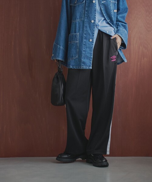 UMBRO（アンブロ）の「UMBRO（アンブロ）別注トラックパンツ（その他パンツ・レディース・ブラック/ダークグリーン/ネイビー・M/L）」の4枚目の写真